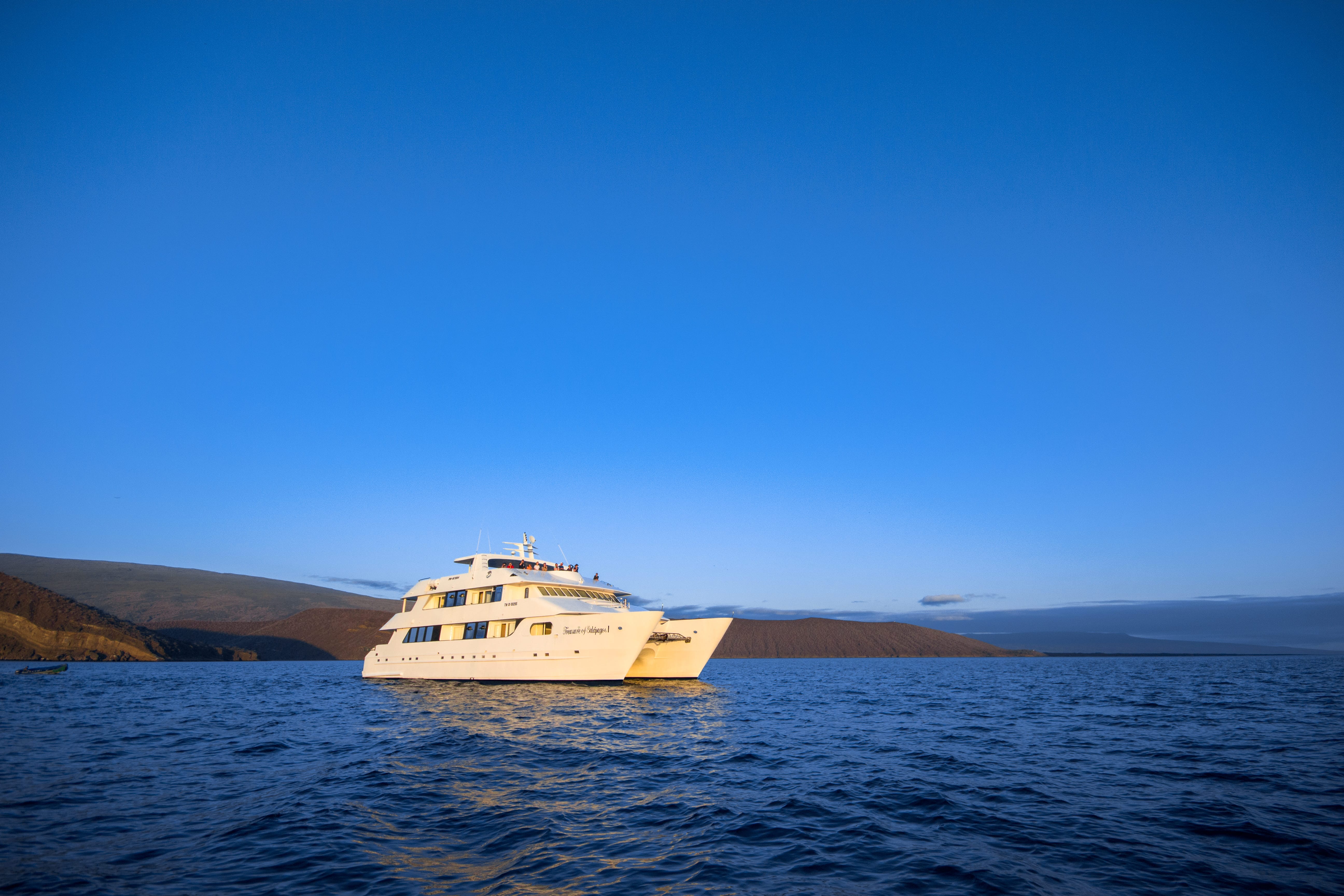 Treasure of Galapagos yacht information